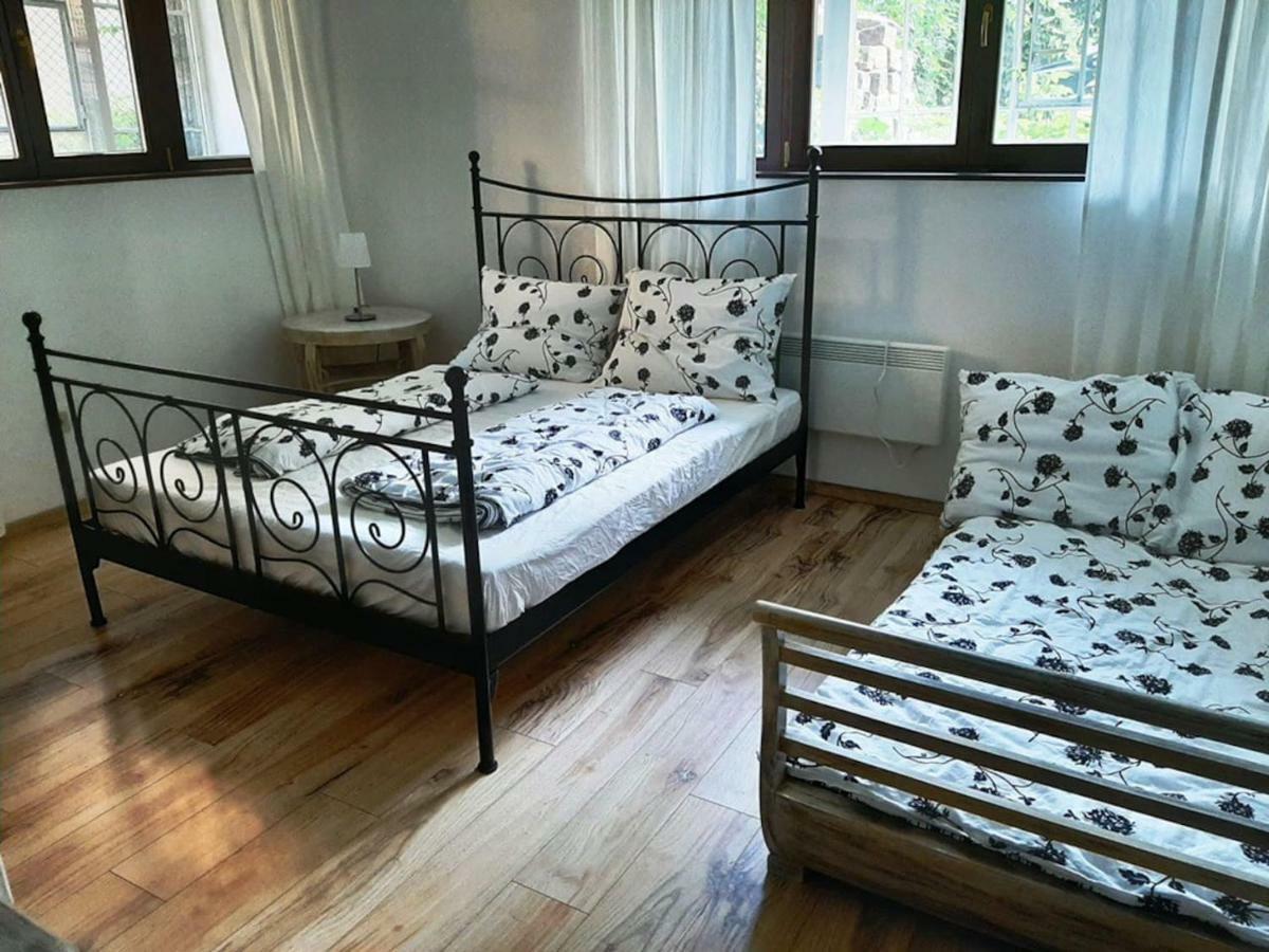 2 Bedroom Apartment Near Heroes Square Budapest Exterior photo